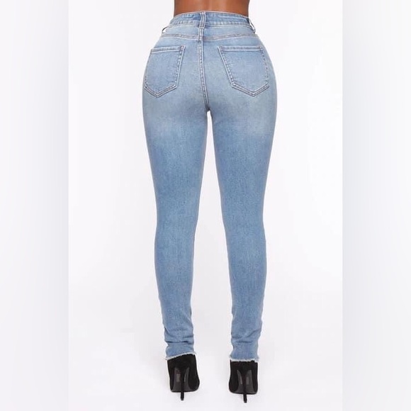 Fashion Nova Ripped Skinny Jean Size 18 - Picture 2 of 5